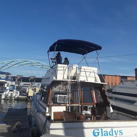ホテル Waterfront 32' Bayliner Yacht プロビデンス エクステリア 写真
