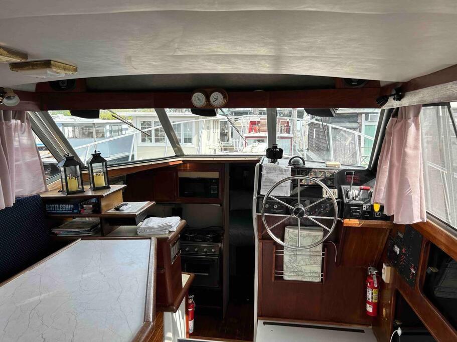 ホテル Waterfront 32' Bayliner Yacht プロビデンス エクステリア 写真