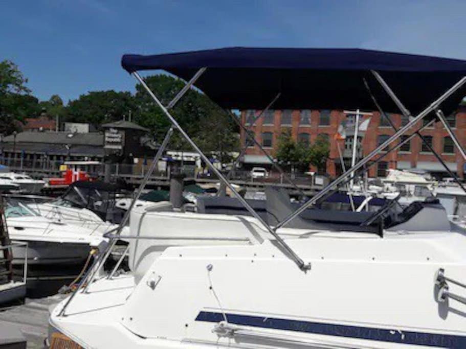 ホテル Waterfront 32' Bayliner Yacht プロビデンス エクステリア 写真